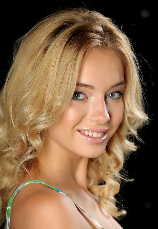 Анютка, 22 года, 4 размер груди